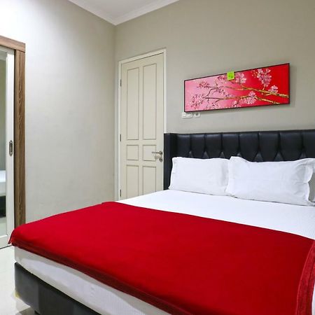 Chiaro Hotel Syariah Сидоарджо Экстерьер фото